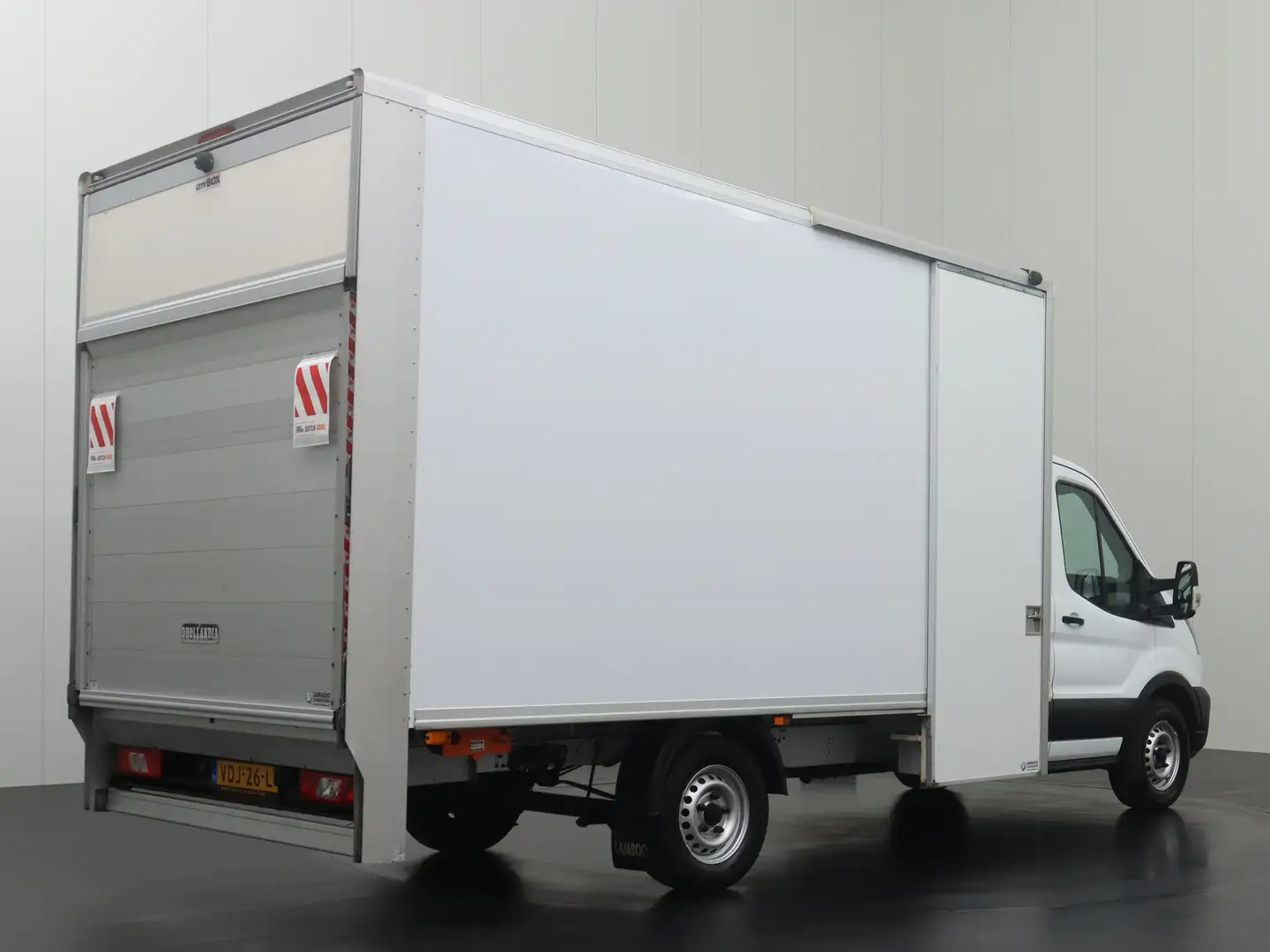 Ford Transit 2.0TDCI 130PK Bakwagen+Laadklep | 1055 Kg Laadverm Wit - 2