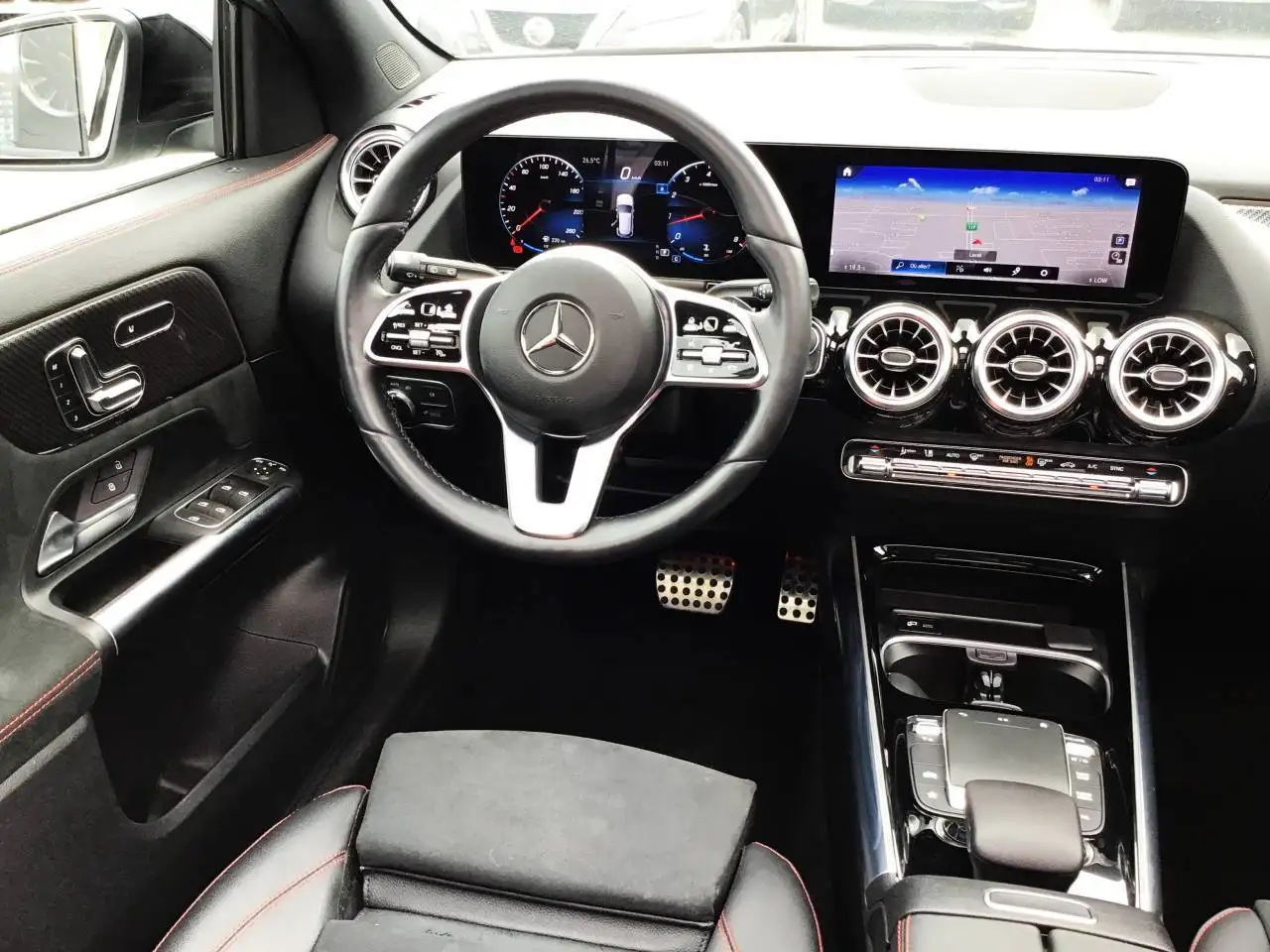 Mercedes-Benz GLA photo Mercedes-Benz GLA