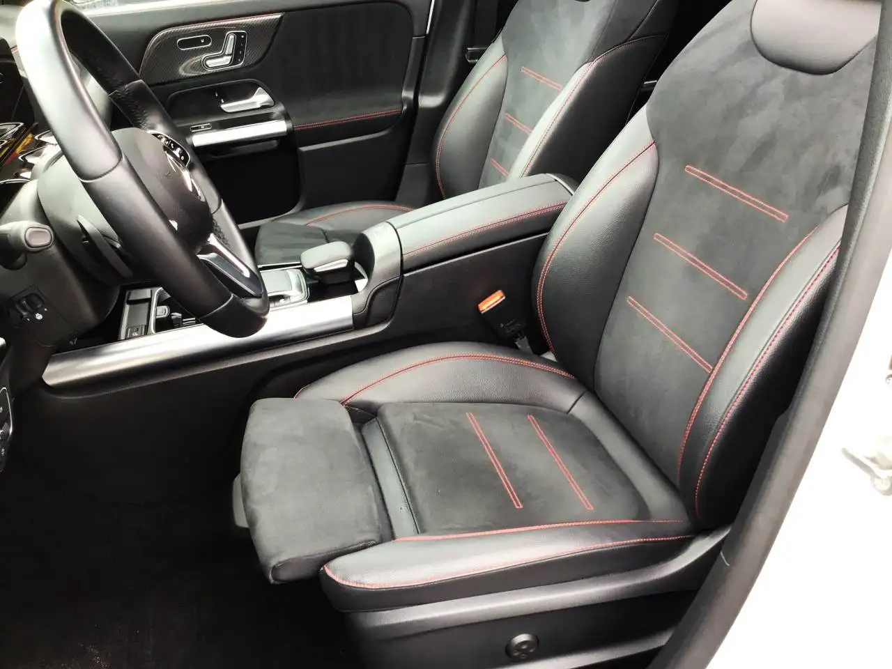 Mercedes-Benz GLA photo Mercedes-Benz GLA