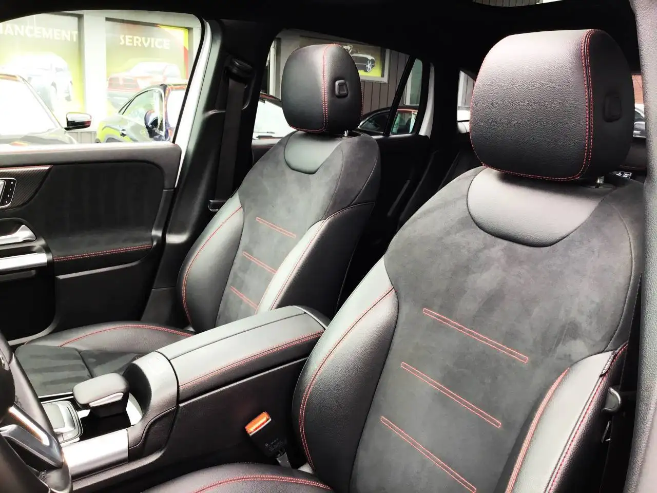Mercedes-Benz GLA photo Mercedes-Benz GLA