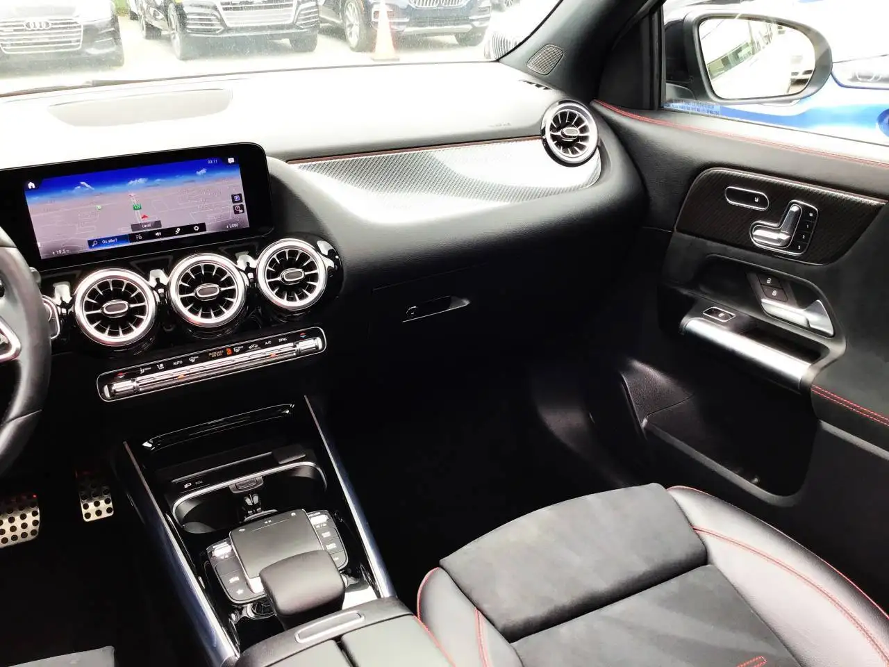 Mercedes-Benz GLA photo Mercedes-Benz GLA