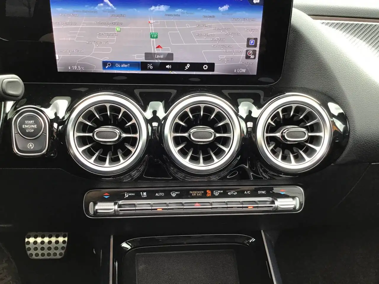 Mercedes-Benz GLA photo Mercedes-Benz GLA
