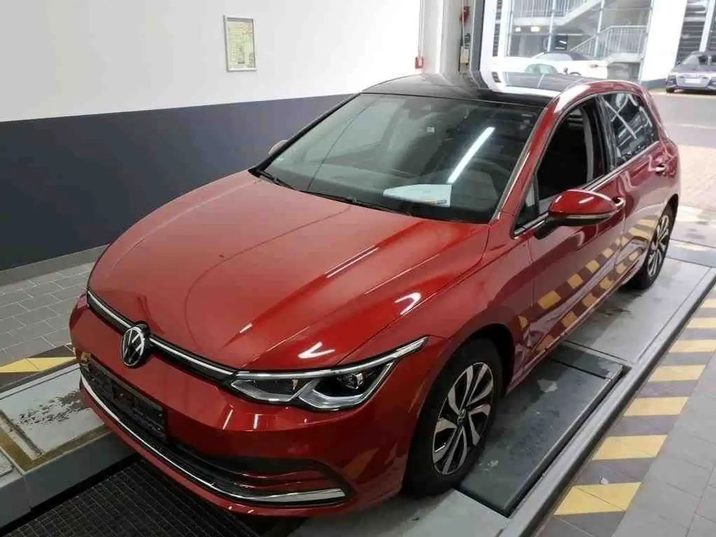 Volkswagen Golf 2.0 TDI SCR DSG Life Rouge - 2