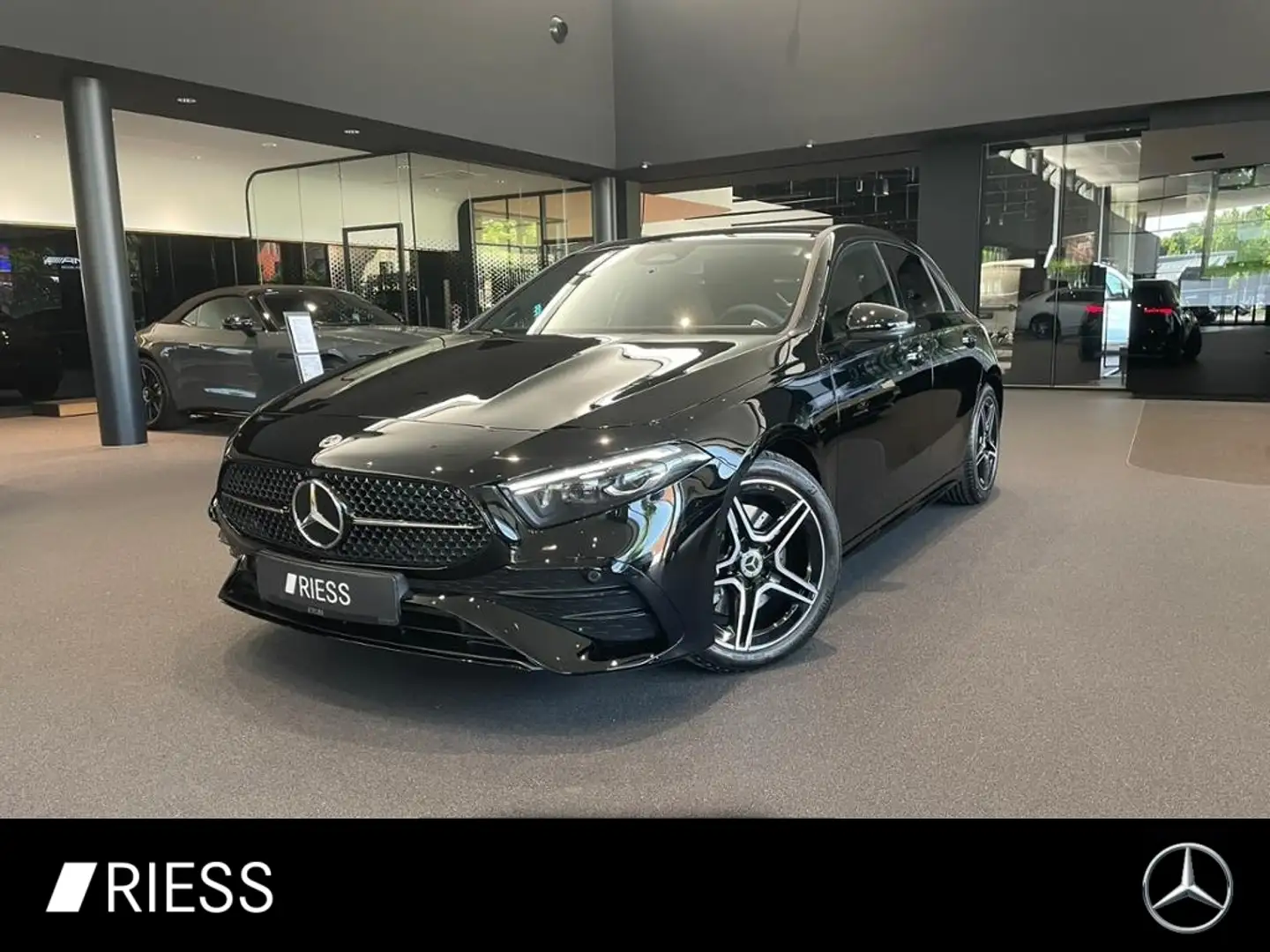 Mercedes-Benz A 220 4M AMG+PANO+AHK+HUD+DISTR+MULTIBEAM+KEYL+ Black - 1