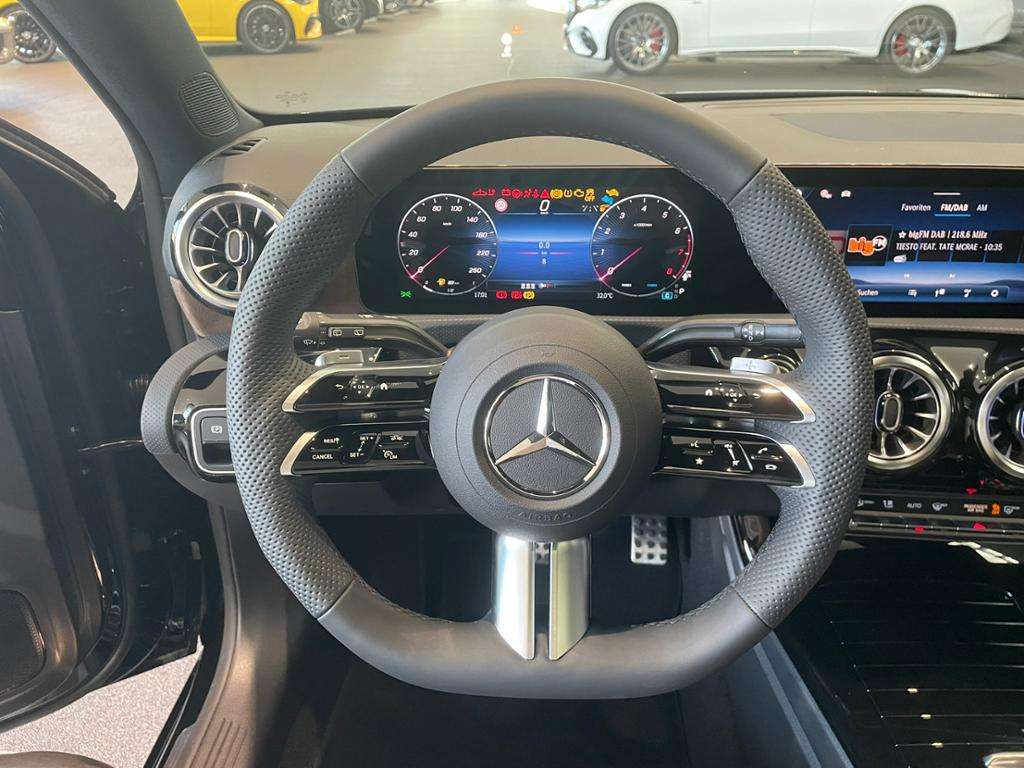 Mercedes-Benz A 220