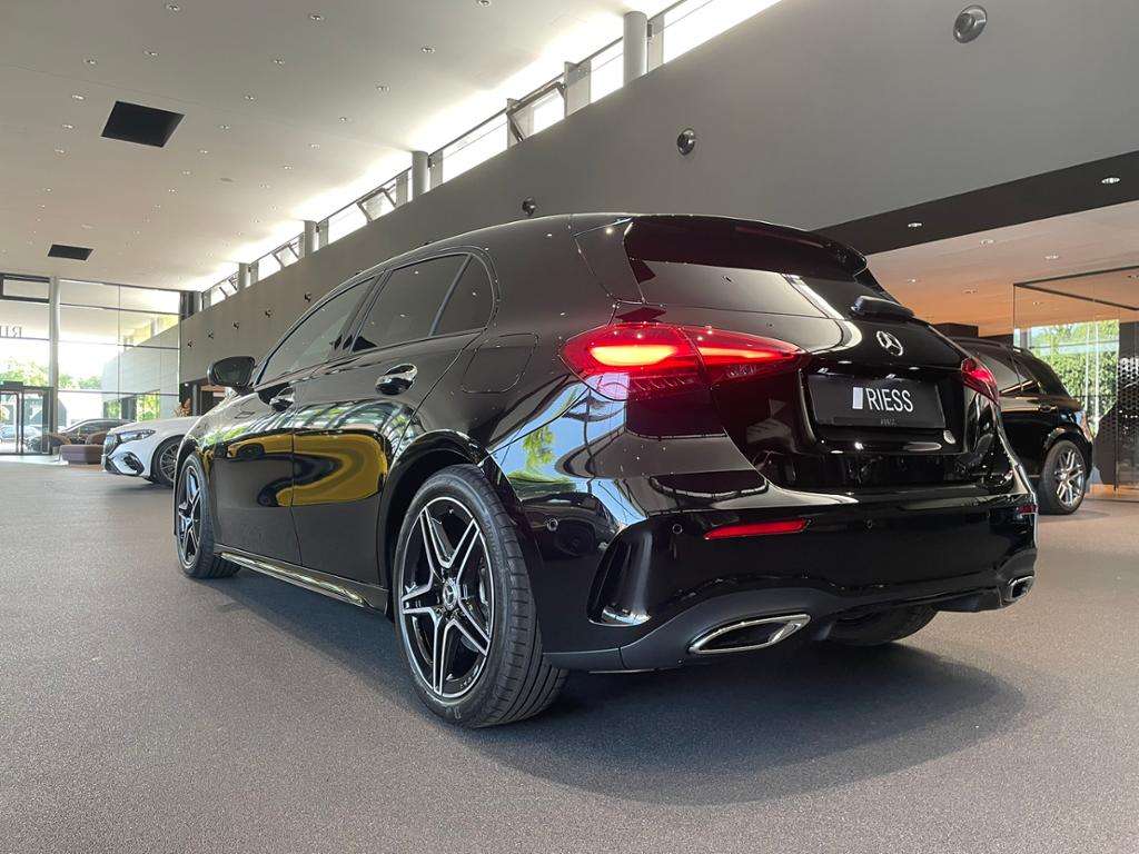 Mercedes-Benz A 220