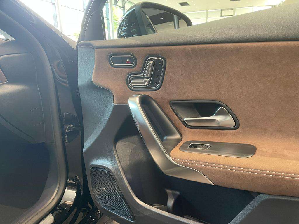 Mercedes-Benz A 220