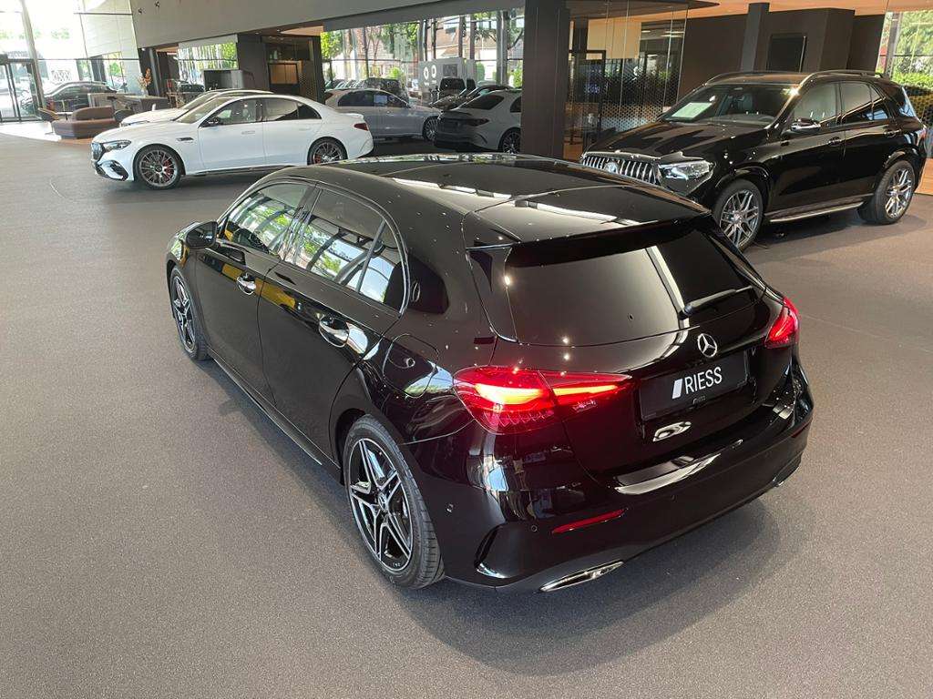 Mercedes-Benz A 220