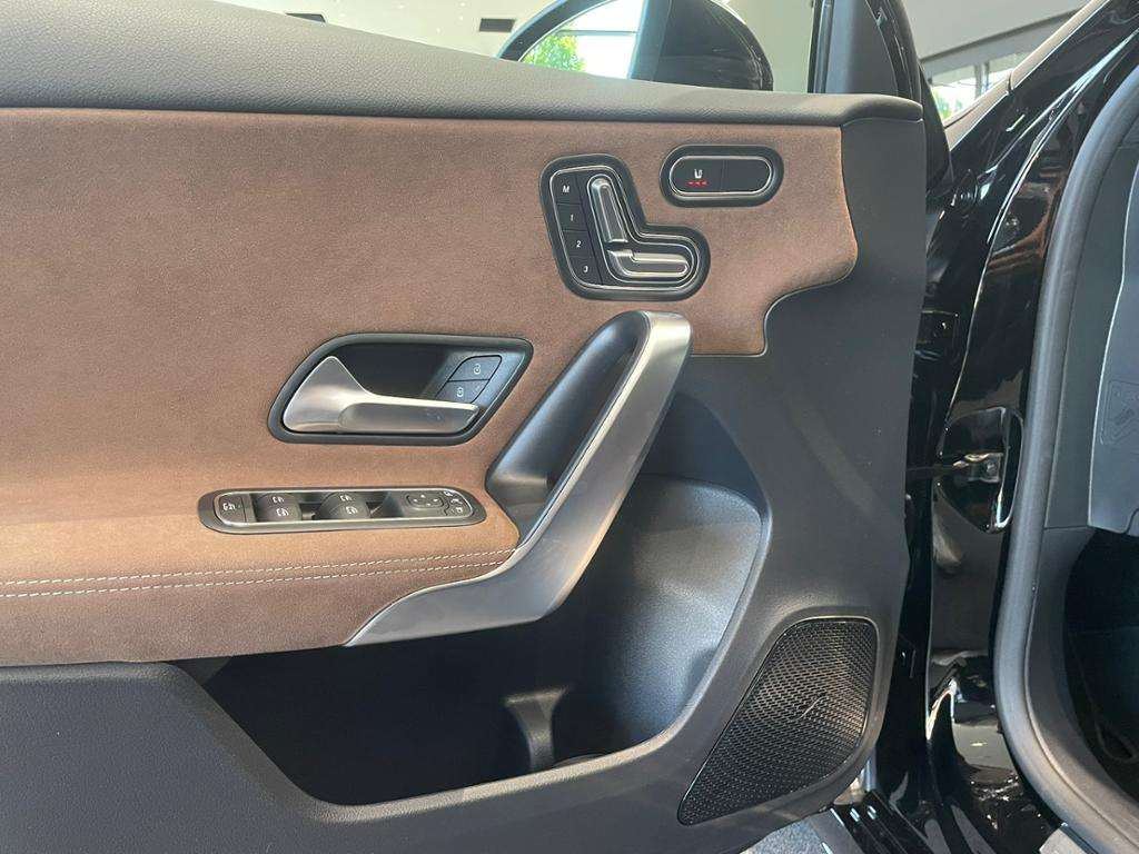 Mercedes-Benz A 220