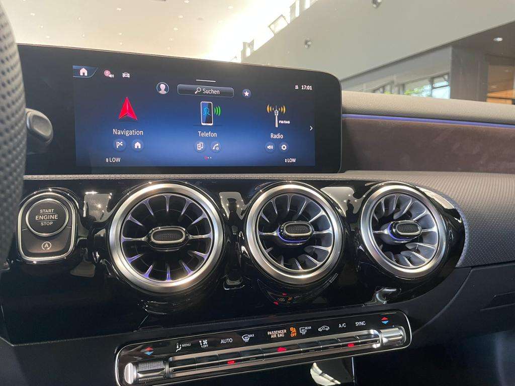 Mercedes-Benz A 220