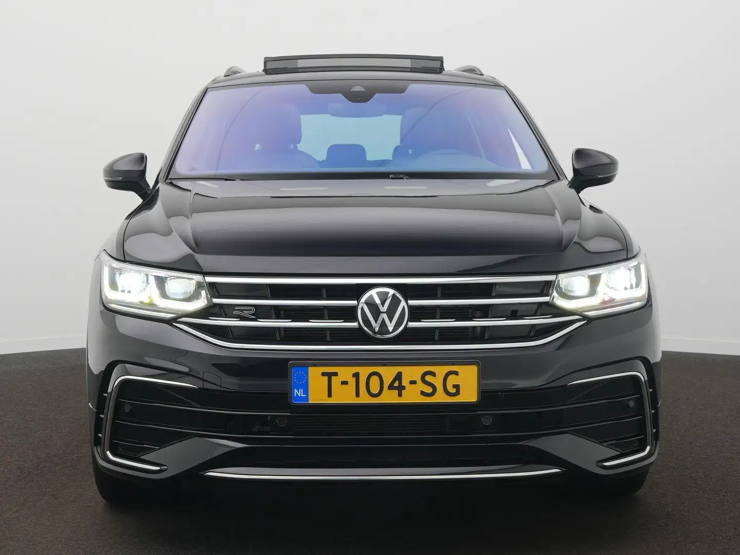 Volkswagen Tiguan 1.5 TSI R-Line 20 Inch - Trekhaak - Navigatie - Ca Noir - 2