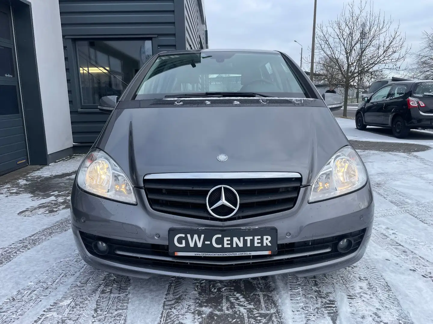 Mercedes-Benz A 180 Automatik / 1. Hand / Sitzheizung / PDC Grau - 2