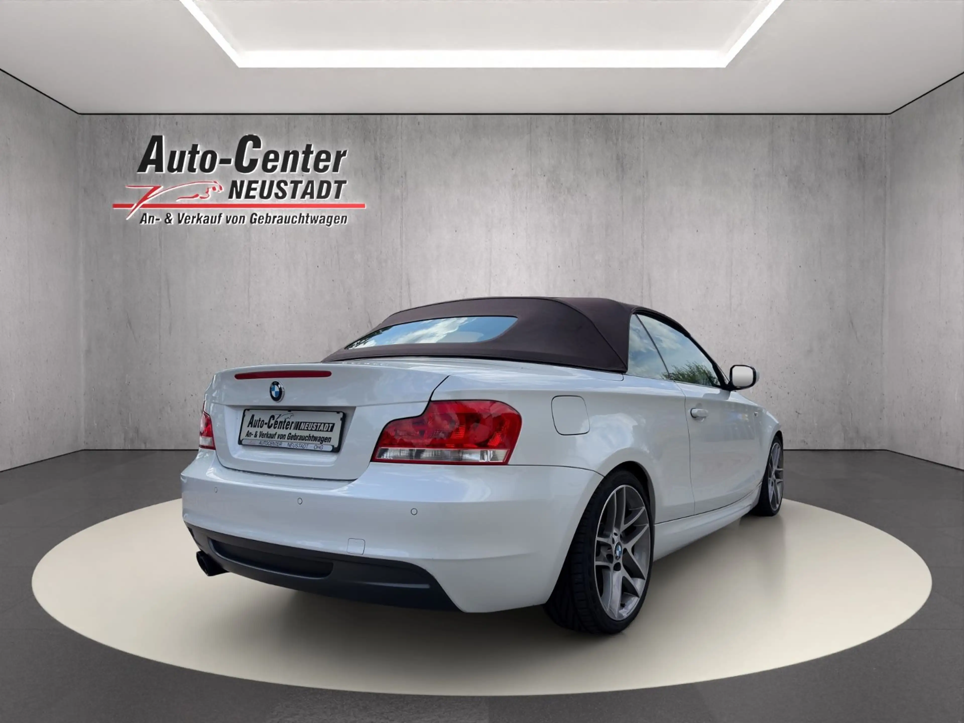 BMW 135 i Cabrio Limited Edition Lifestyle PDC/KLIMAA — photo 7