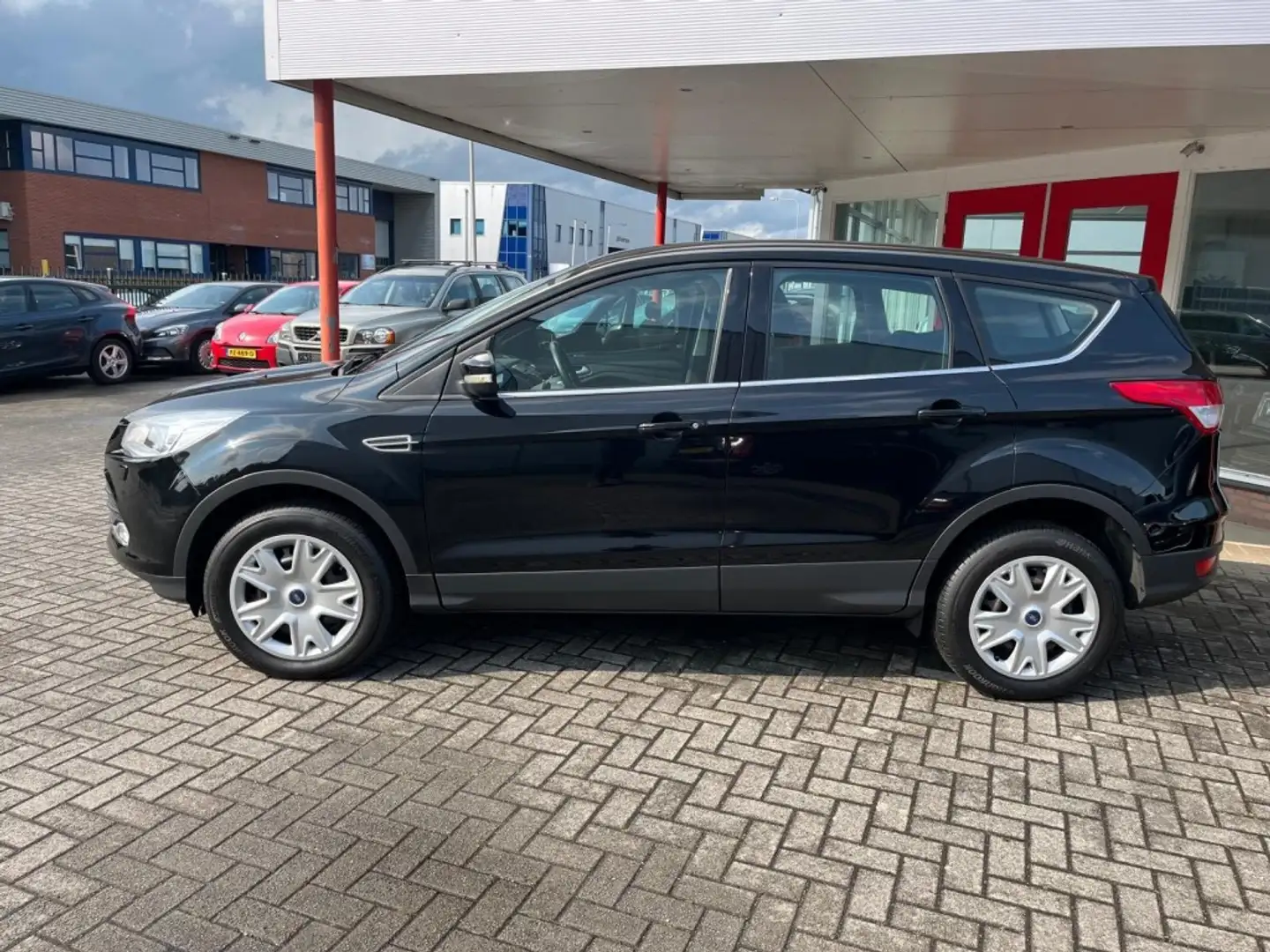 Ford Kuga 1.5 EcoBoost Trend Stoelverwarming Onderhoudshisto Zwart - 2