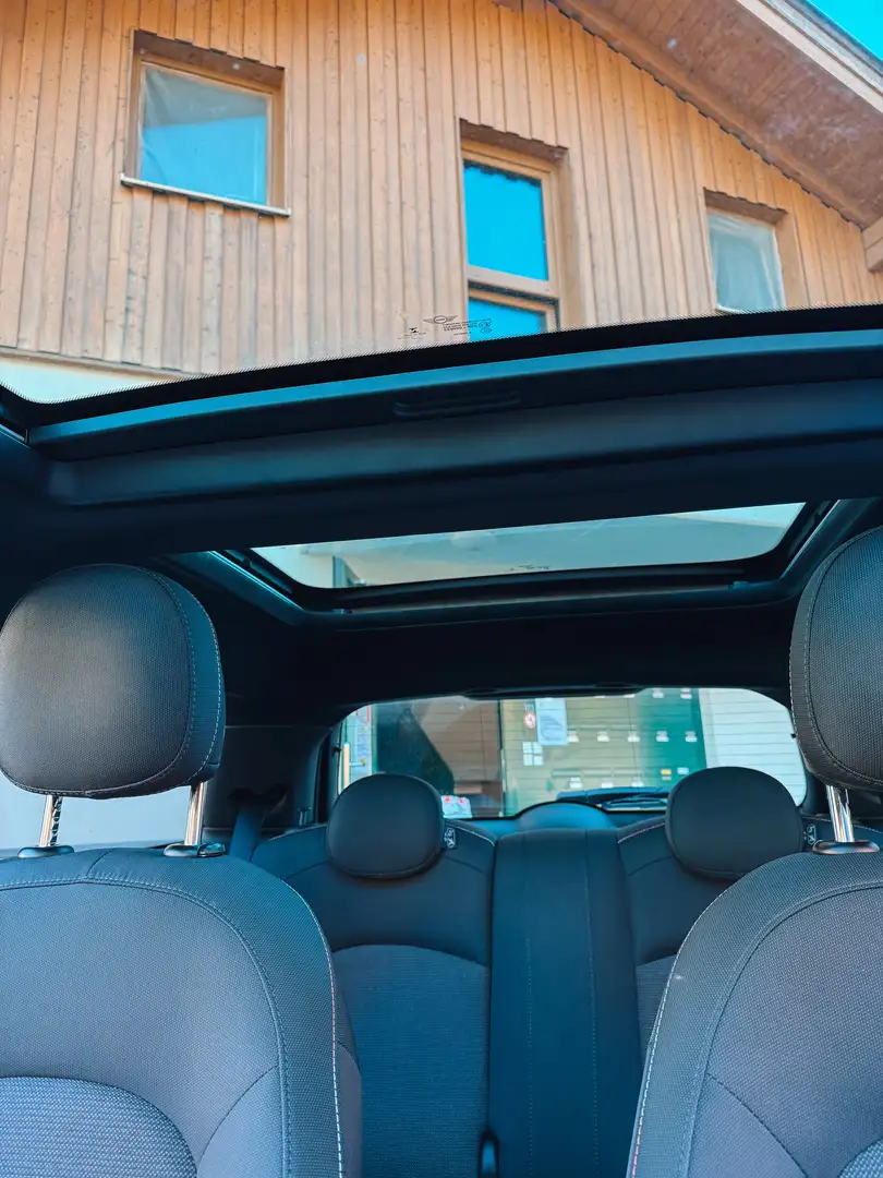 MINI One MINI Hatch One One Schwarz - 2