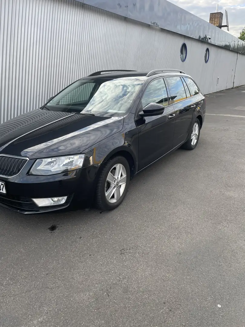 Skoda Octavia Combi 2.0 TDI Green tec DSG Edition Schwarz - 2