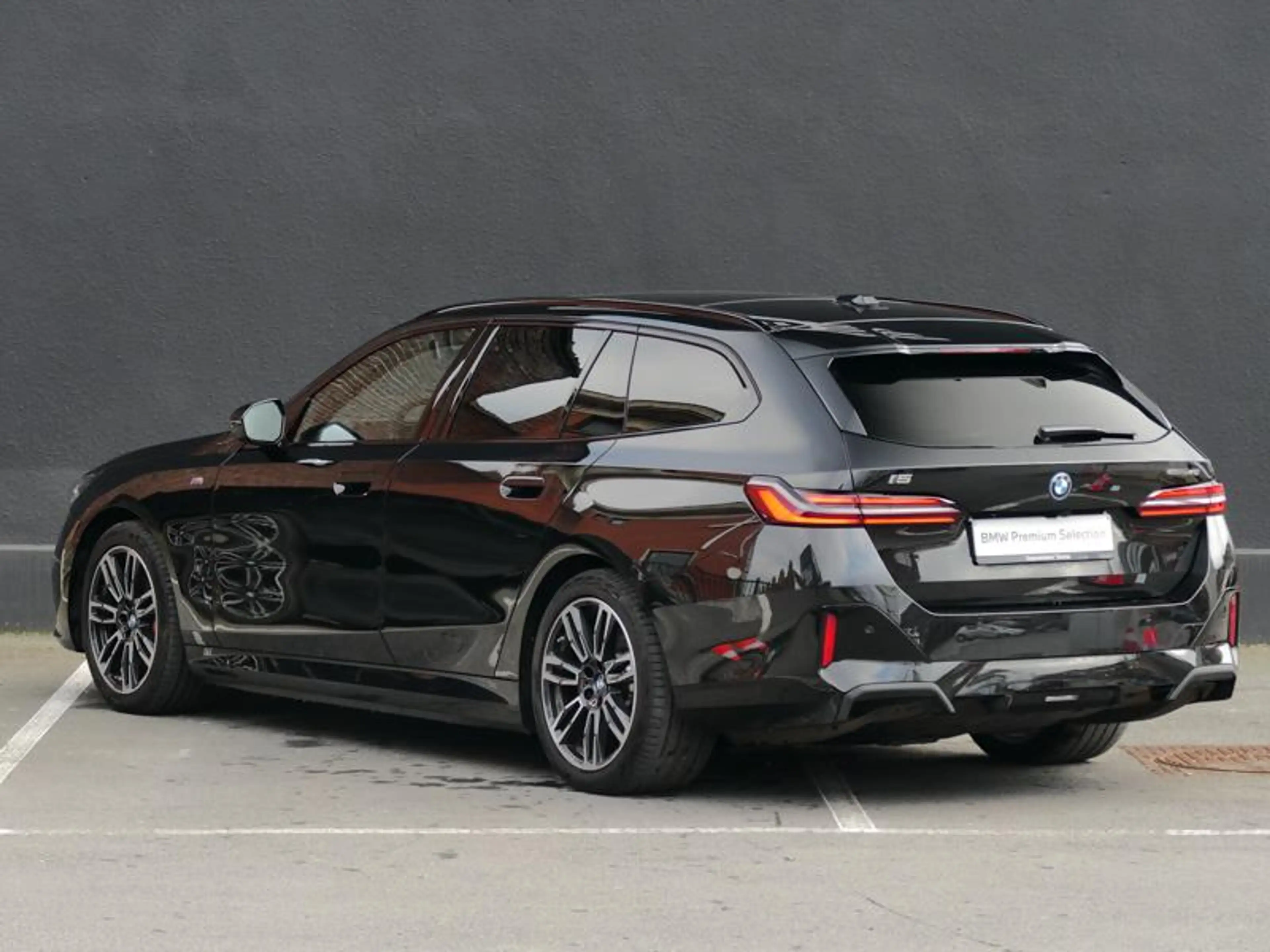 BMW i5 eDrive40 Touring M Sport PRO | PANO | Drive + | Pa — photo 5