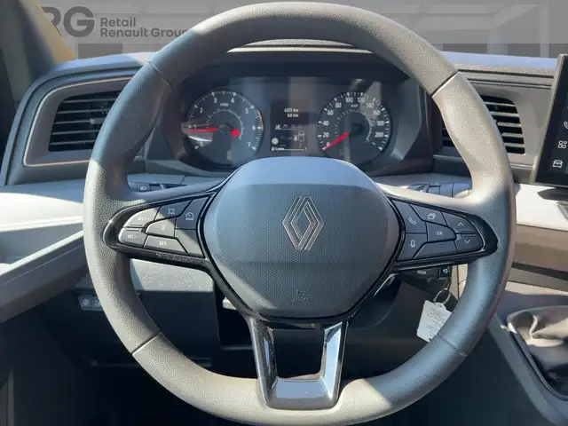Renault Master view 11