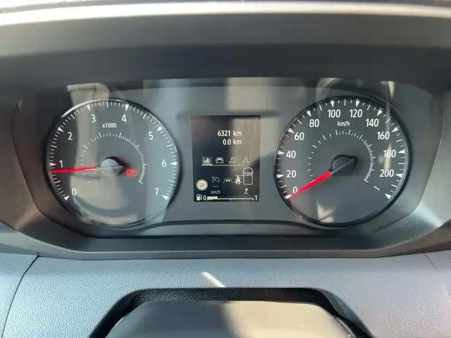 Renault Master view 13