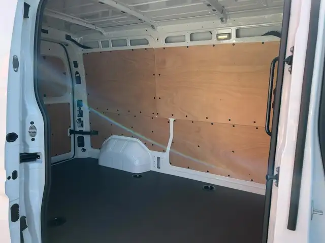 Renault Master view 9