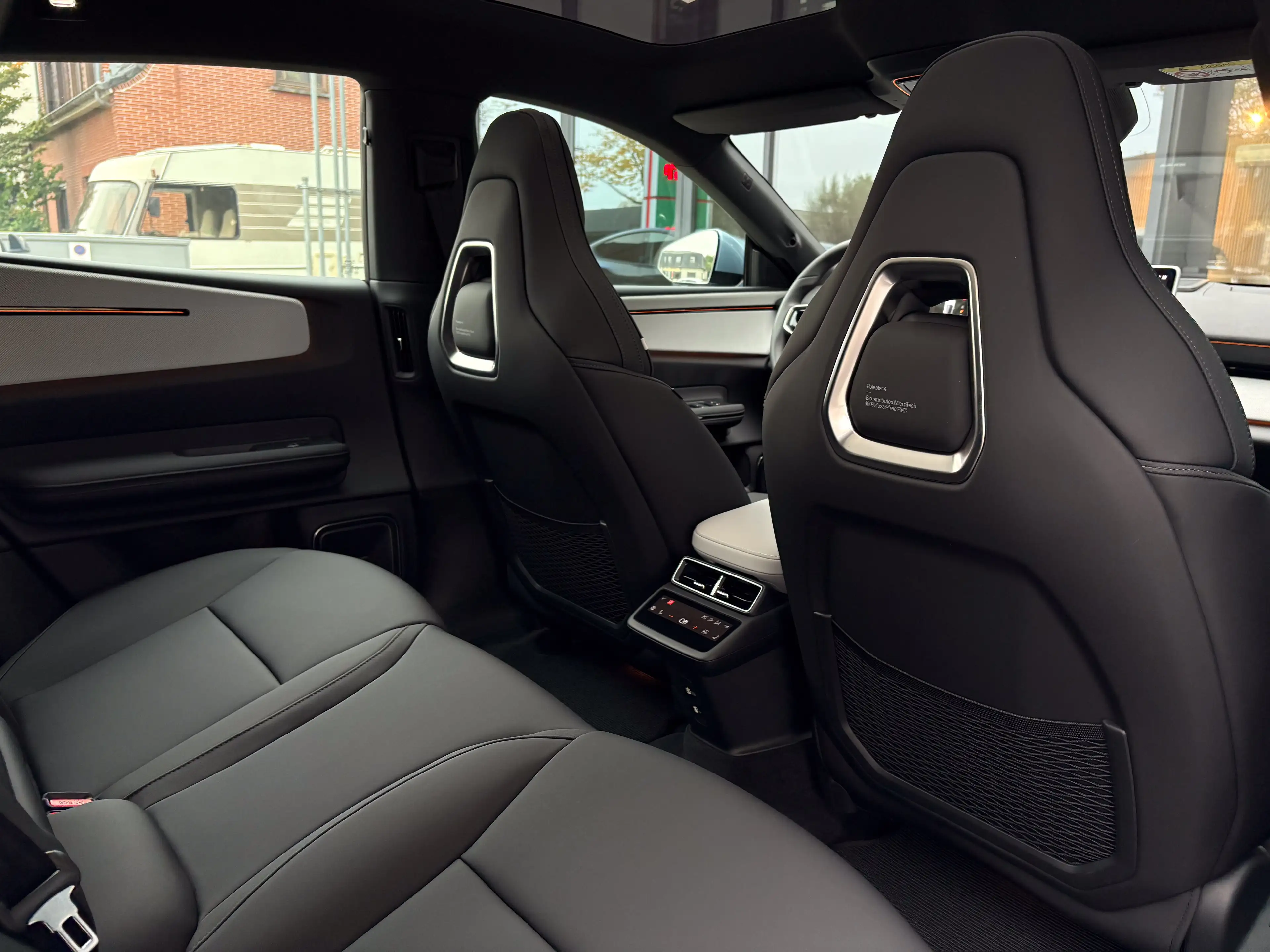 Polestar 4 Long Range SM 100kWh PILOT/PLUS - Harman Kardon — photo 15