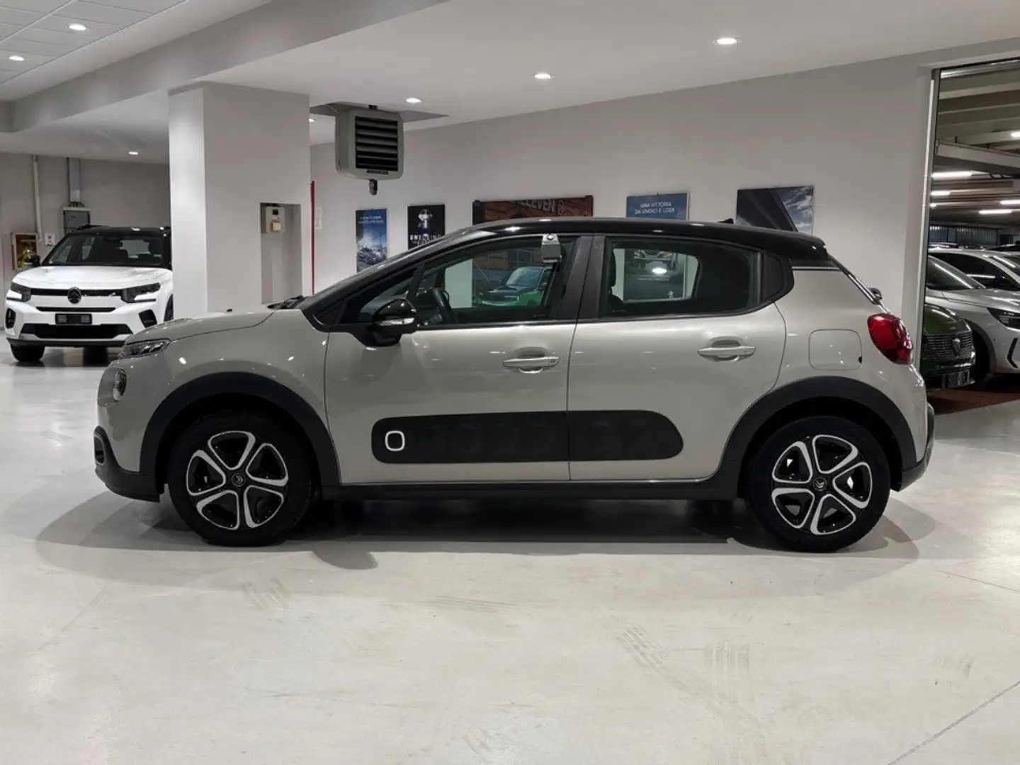 Citroen C3 PureTech 68 Feel Gris - 2
