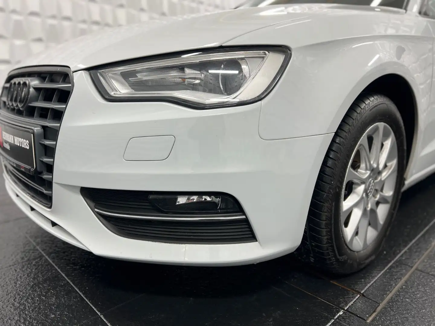 Audi A3 Sportback 1.4 TFSI/BiXe/Tempo/SHZ/Bluet./Navi Weiß - 2