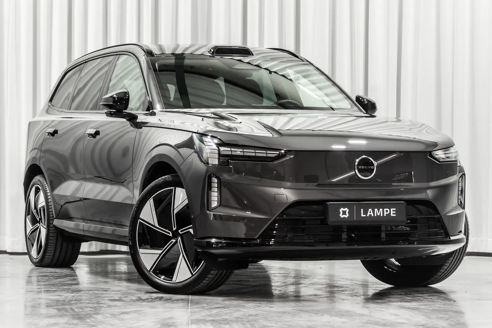 Volvo EX90 Twin Performance AWD Ultra Massage Bose Pano ACC siva - 1