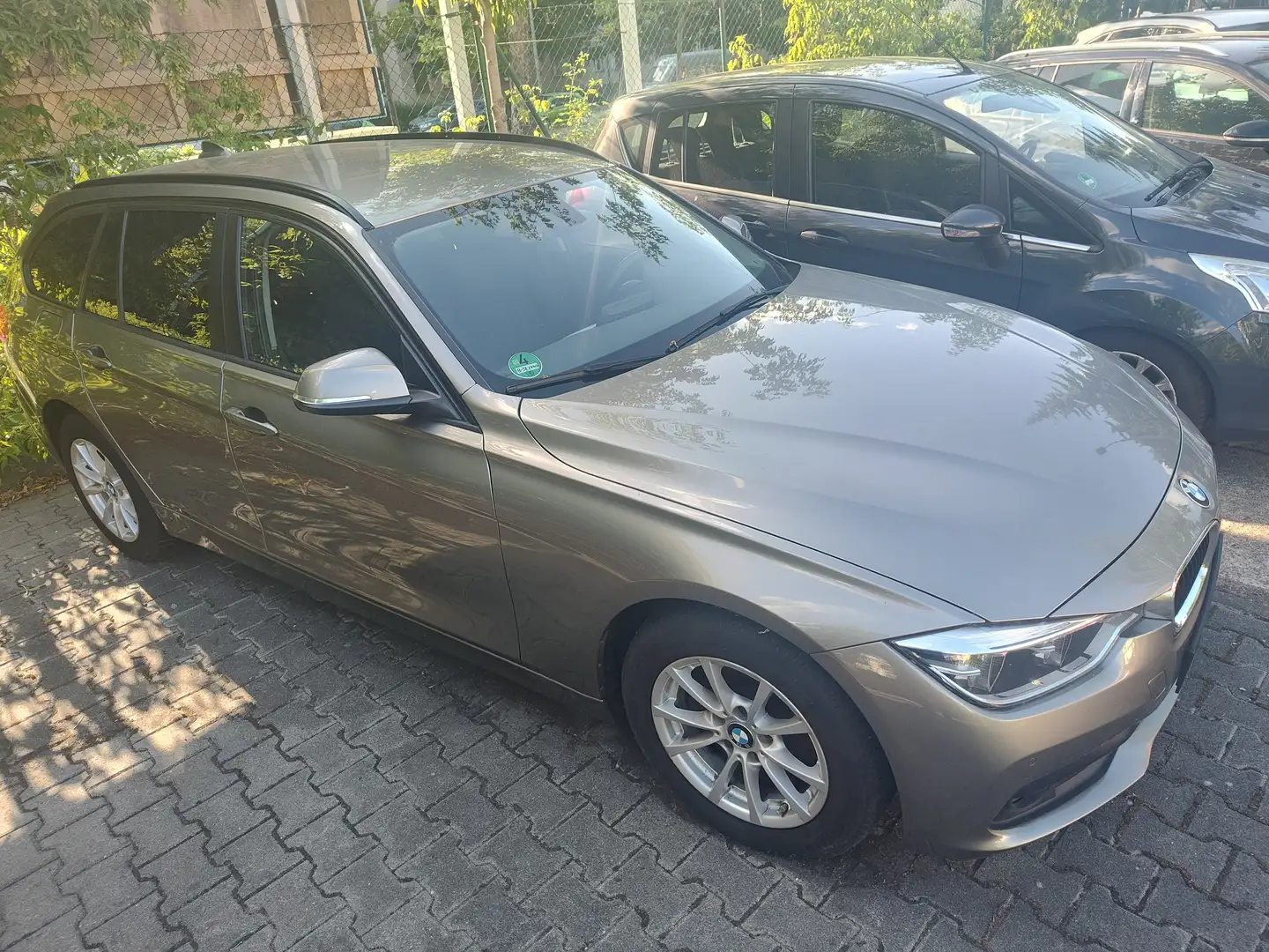 BMW 320 320 d Advantage Gris - 1