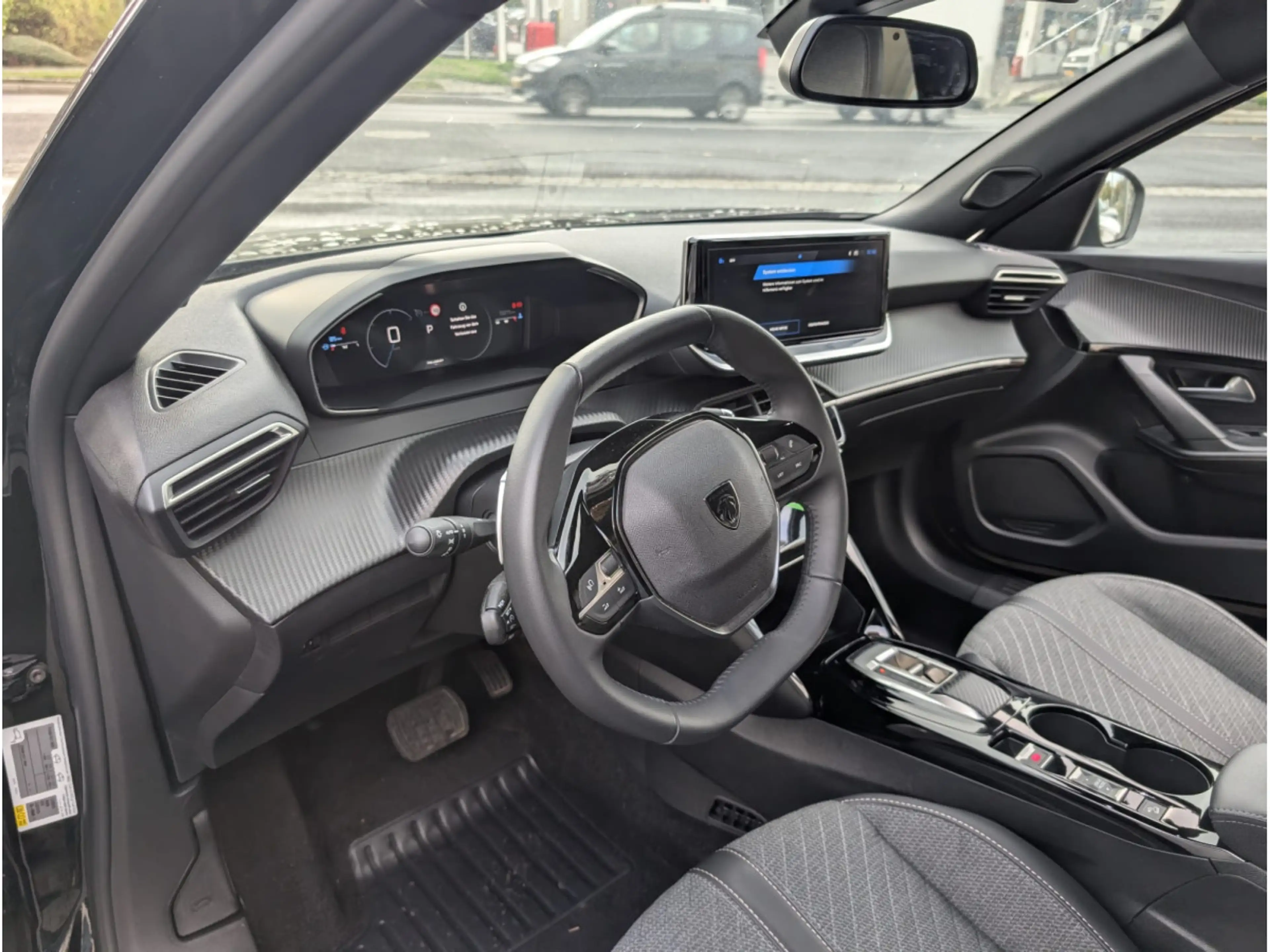 Peugeot 2008 ALLURE HIBRID 145E-DSC6 — photo 8