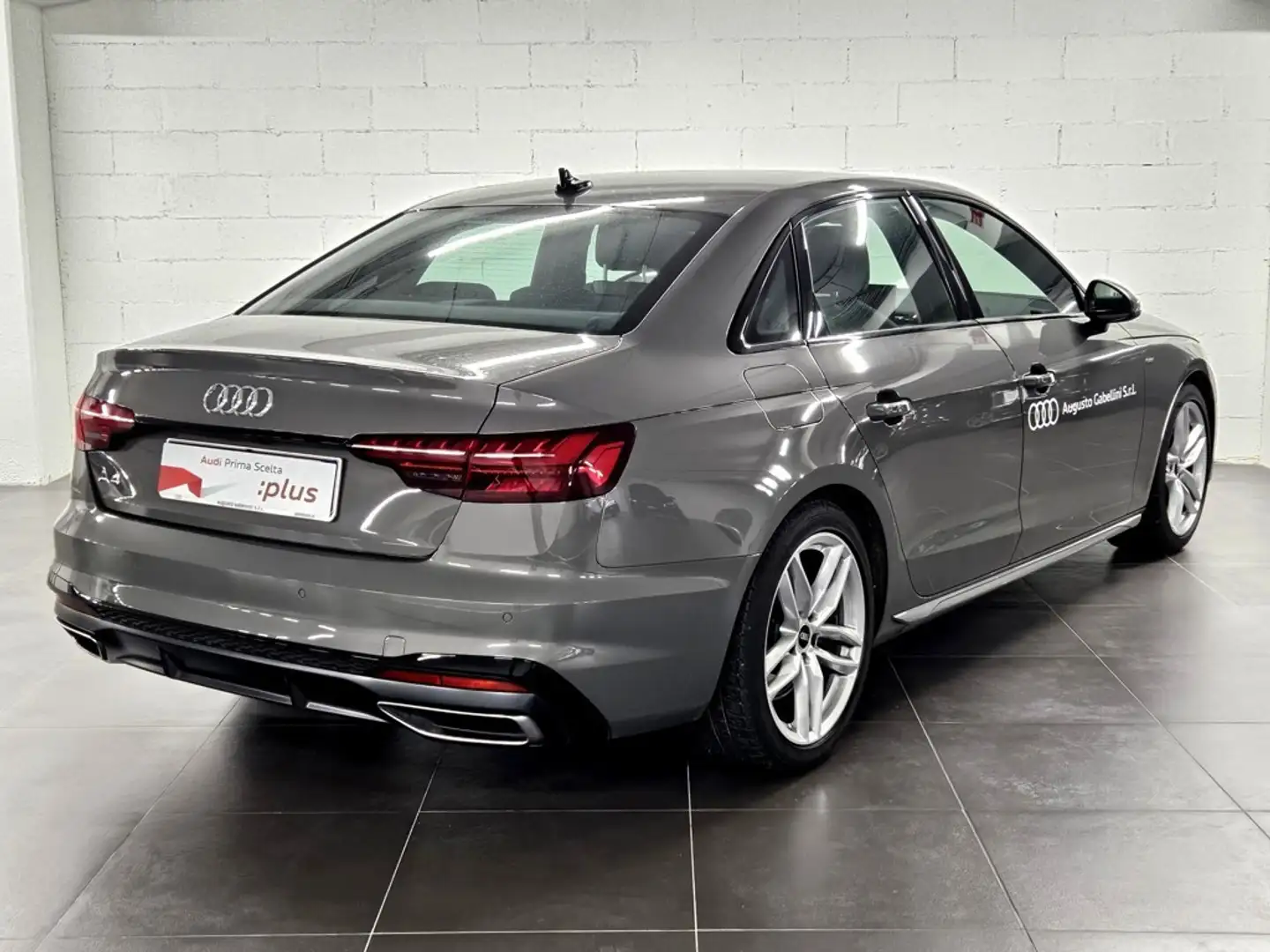 Audi A4 Berlina 30 2.0 tdi mhev S line edition 136cv s-tro Grigio - 2