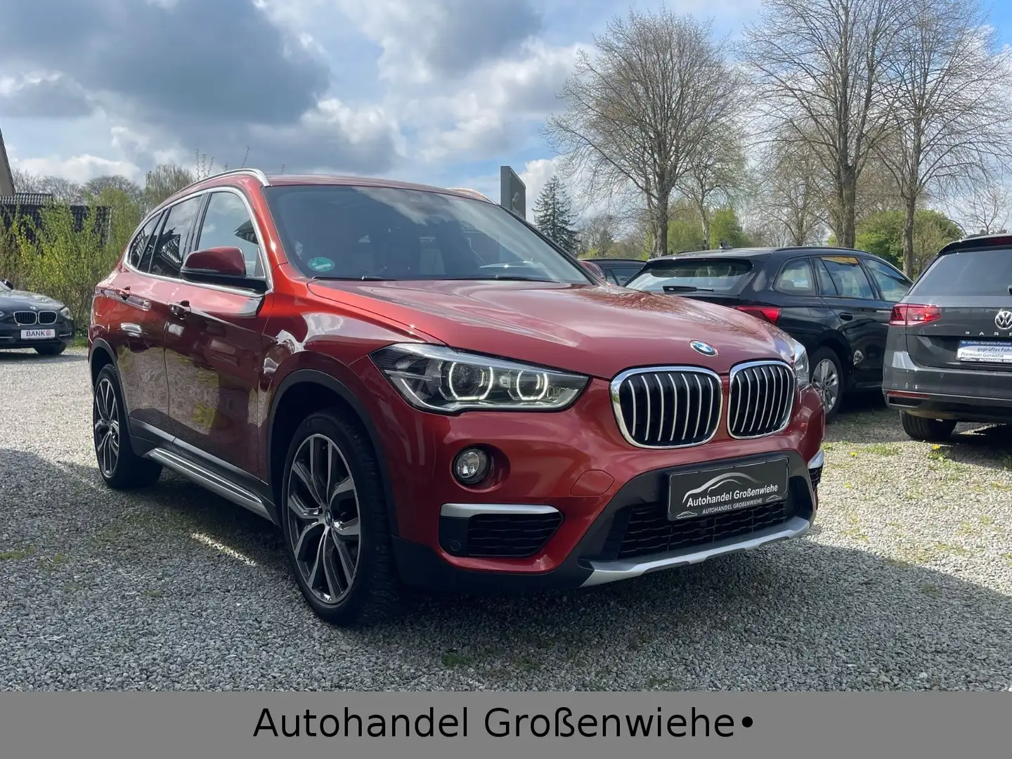 BMW X1 Baureihe xDrive 20d X Line*Head-Up*Pano*LED* Orange - 2