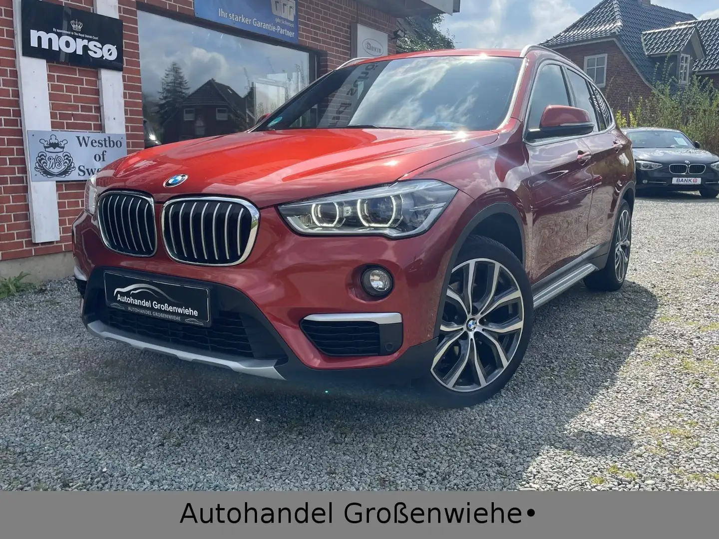 BMW X1 Baureihe xDrive 20d X Line*Head-Up*Pano*LED* Orange - 1