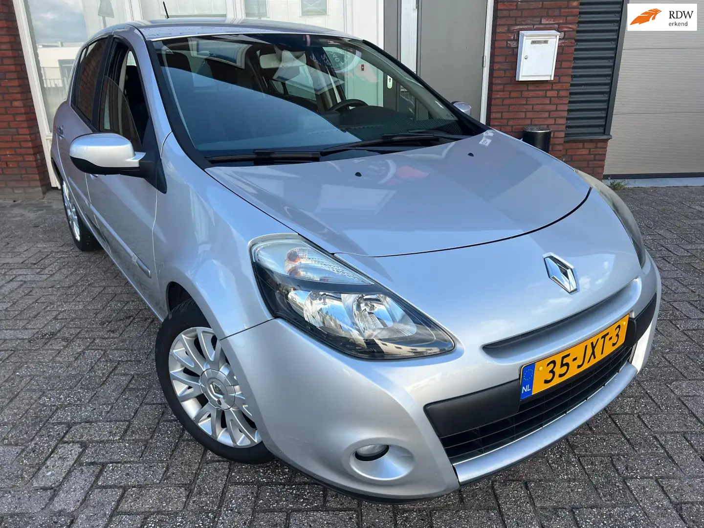 Renault Clio 1.2 TCe Dynamique / Navi / Clima / Cruise / 5DRS Grijs - 1