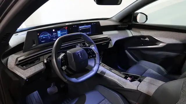 Peugeot 3008 view 2