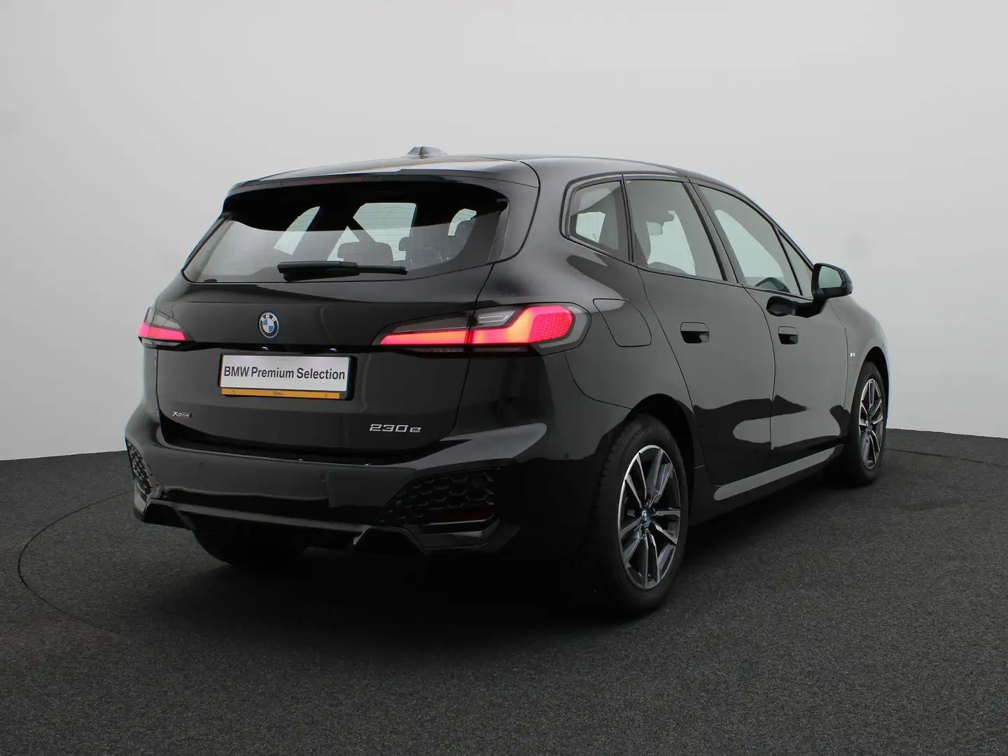 BMW 230 2 Serie Active Tourer 230e xDrive M Sportpakket | Noir - 2