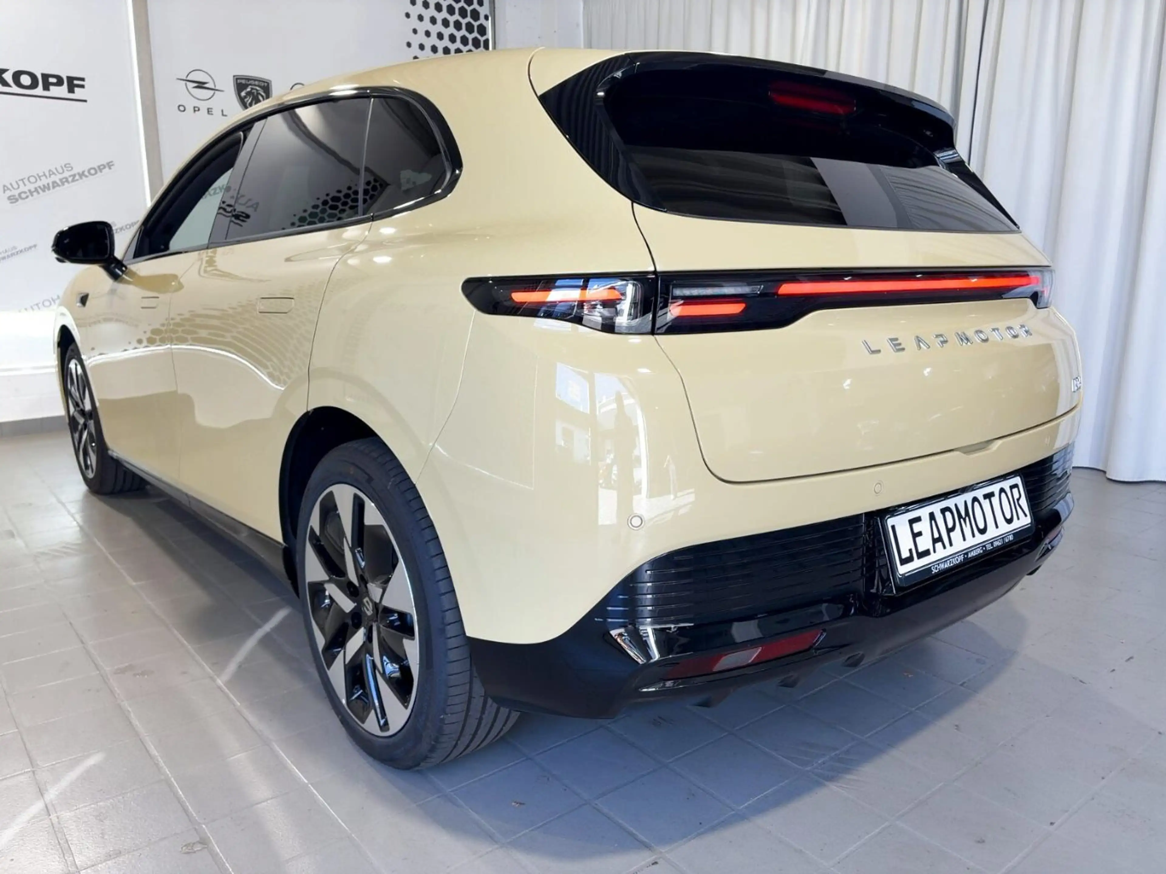 Leapmotor B05 Design ProMax — photo 5