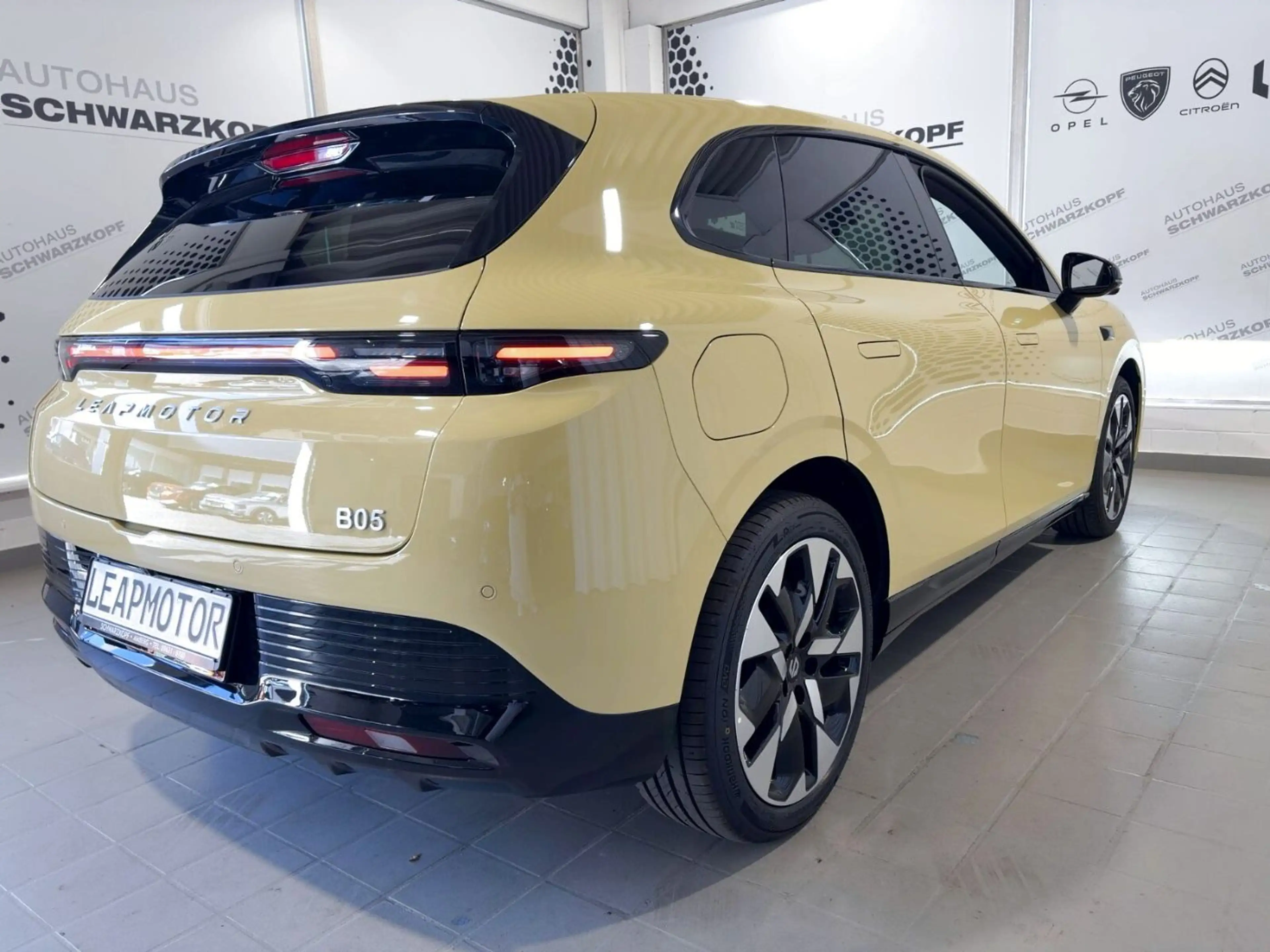 Leapmotor B05 Design ProMax — photo 3