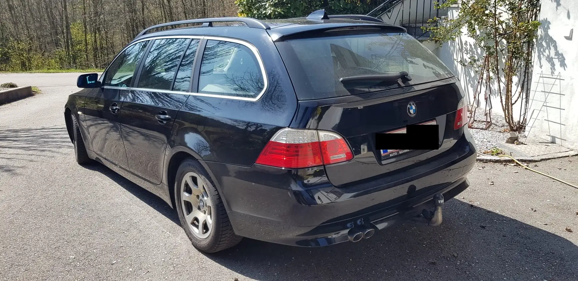 BMW 530 530d Touring Aut. Schwarz - 2