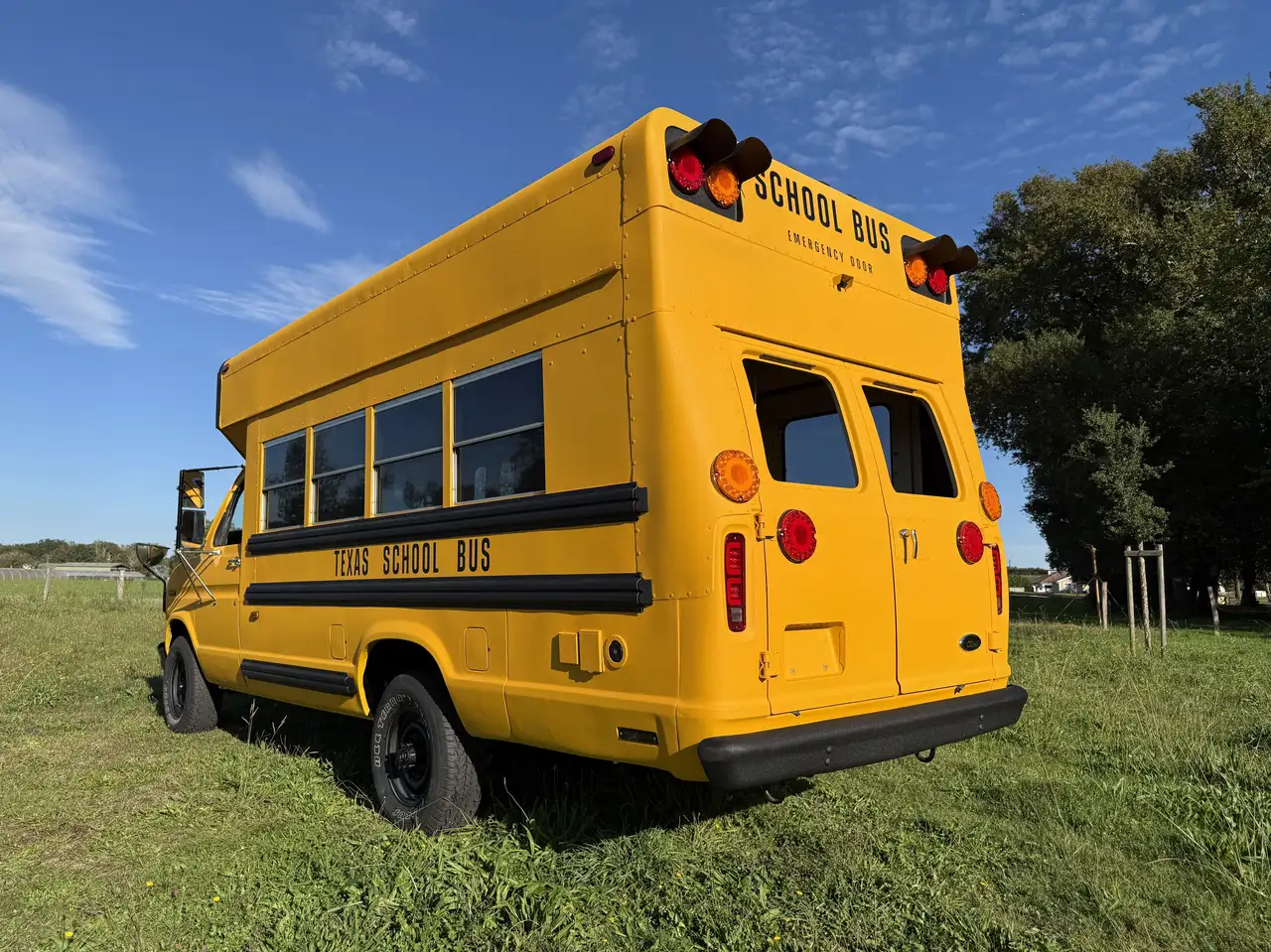 Ford Econoline School Bus Camper Van, foto 2