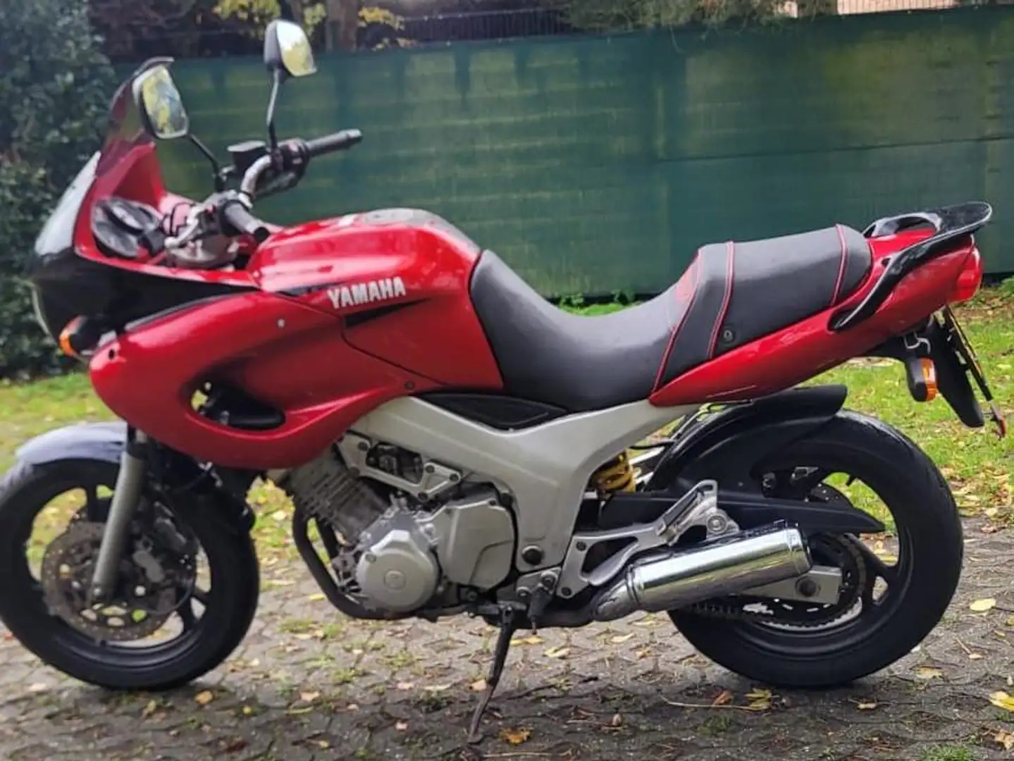 Yamaha TDM 850 Rouge - 1