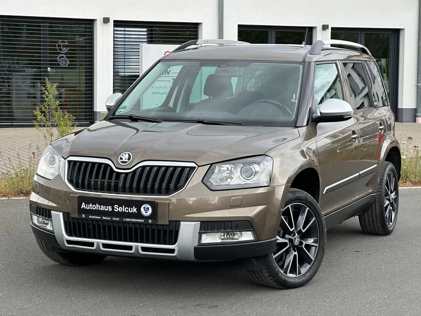 Skoda Yeti Adventure 4x4 *DSG*Xenon*SHZ*Navi*Pano*Kamera* Verde - 1