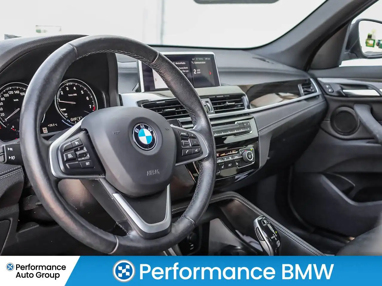BMW X1 снимка BMW X1