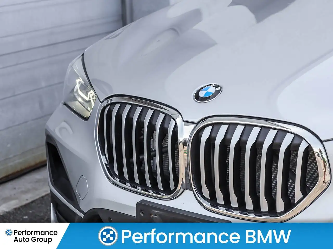 BMW X1 снимка BMW X1