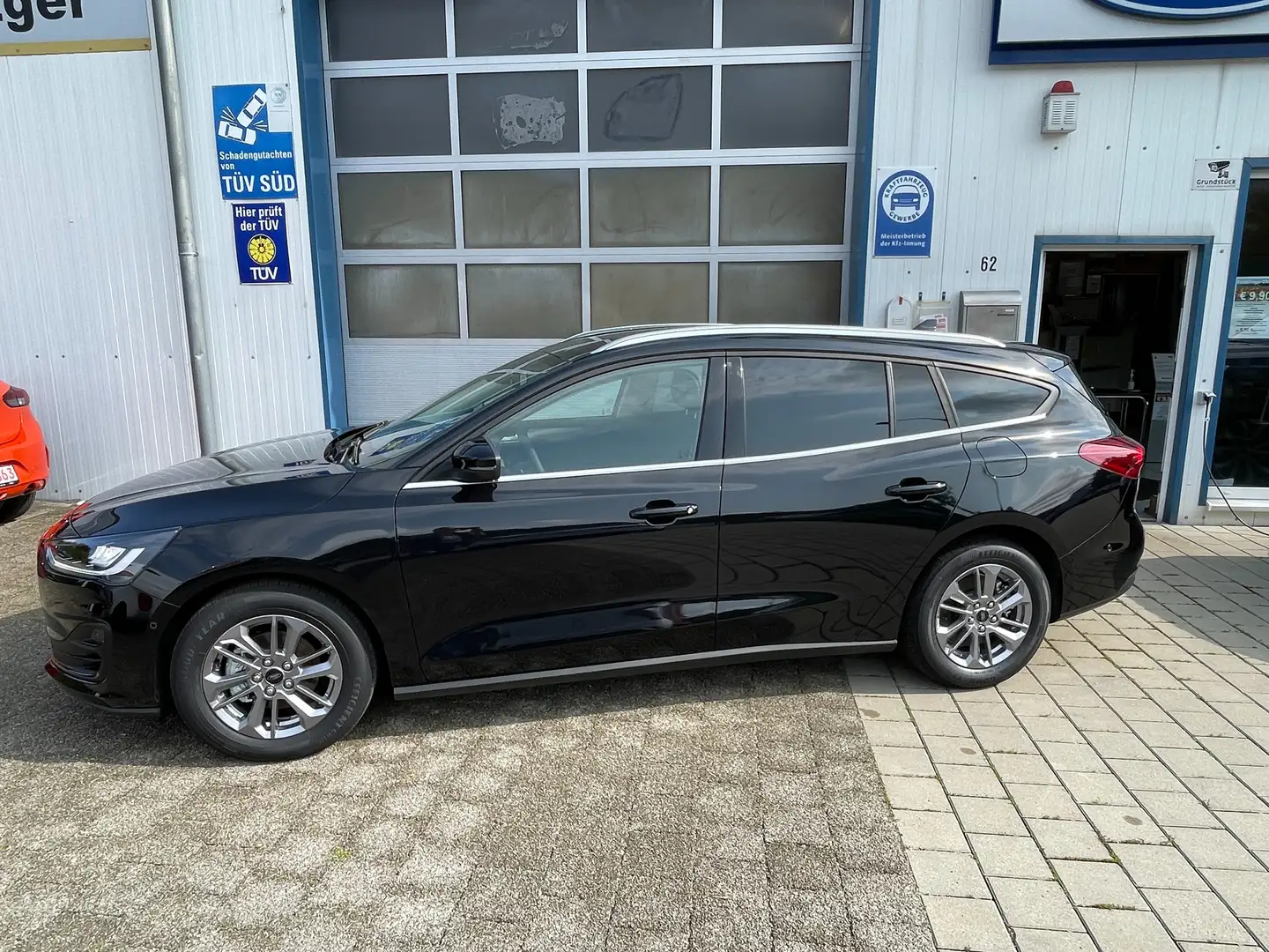 Ford Focus Titanium Schwarz - 2