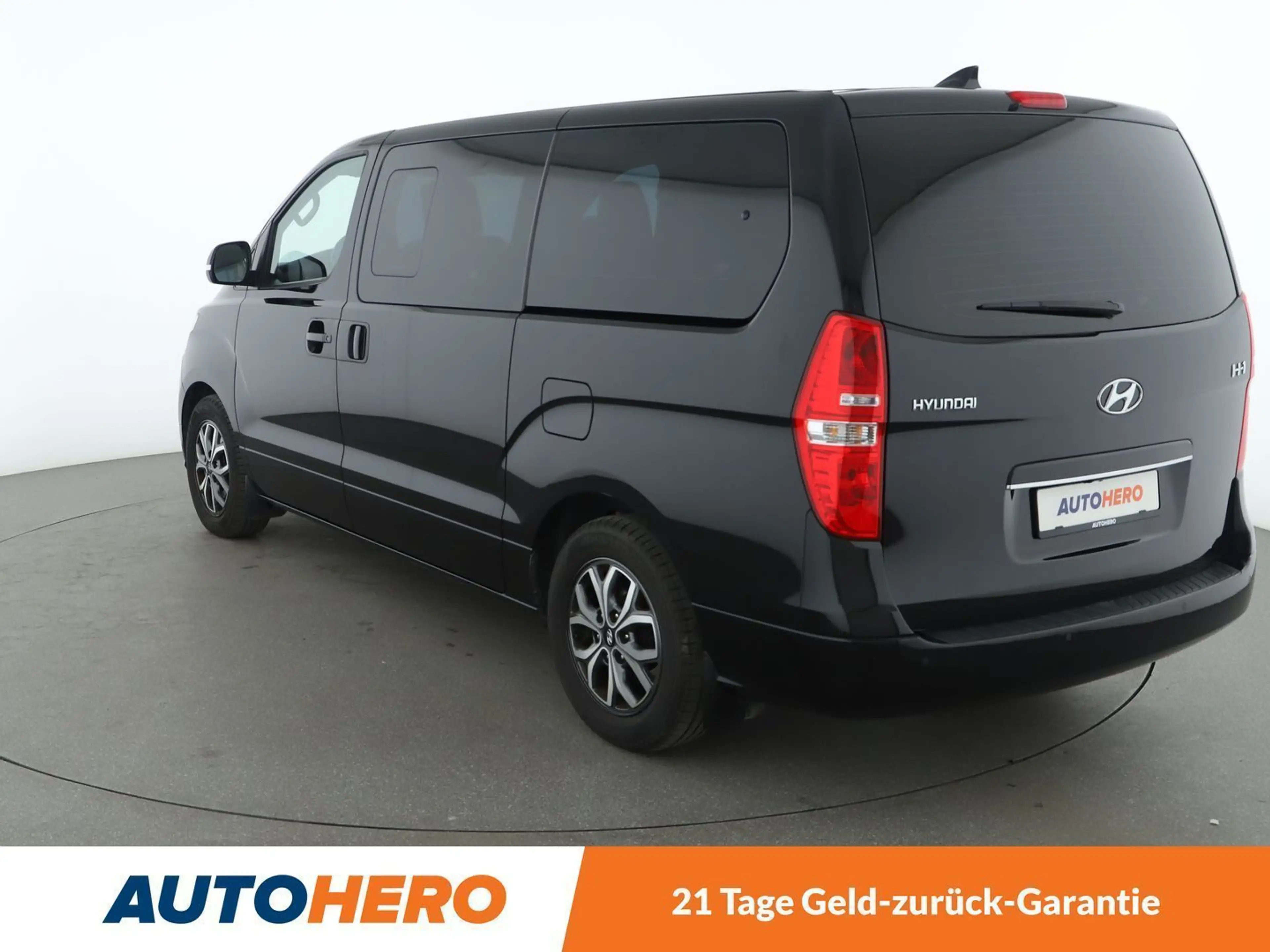 Hyundai H-1 2.5 CRDi Travel Premium Aut.*NAVI*CAM*SHZ*TEMPO* — photo 4