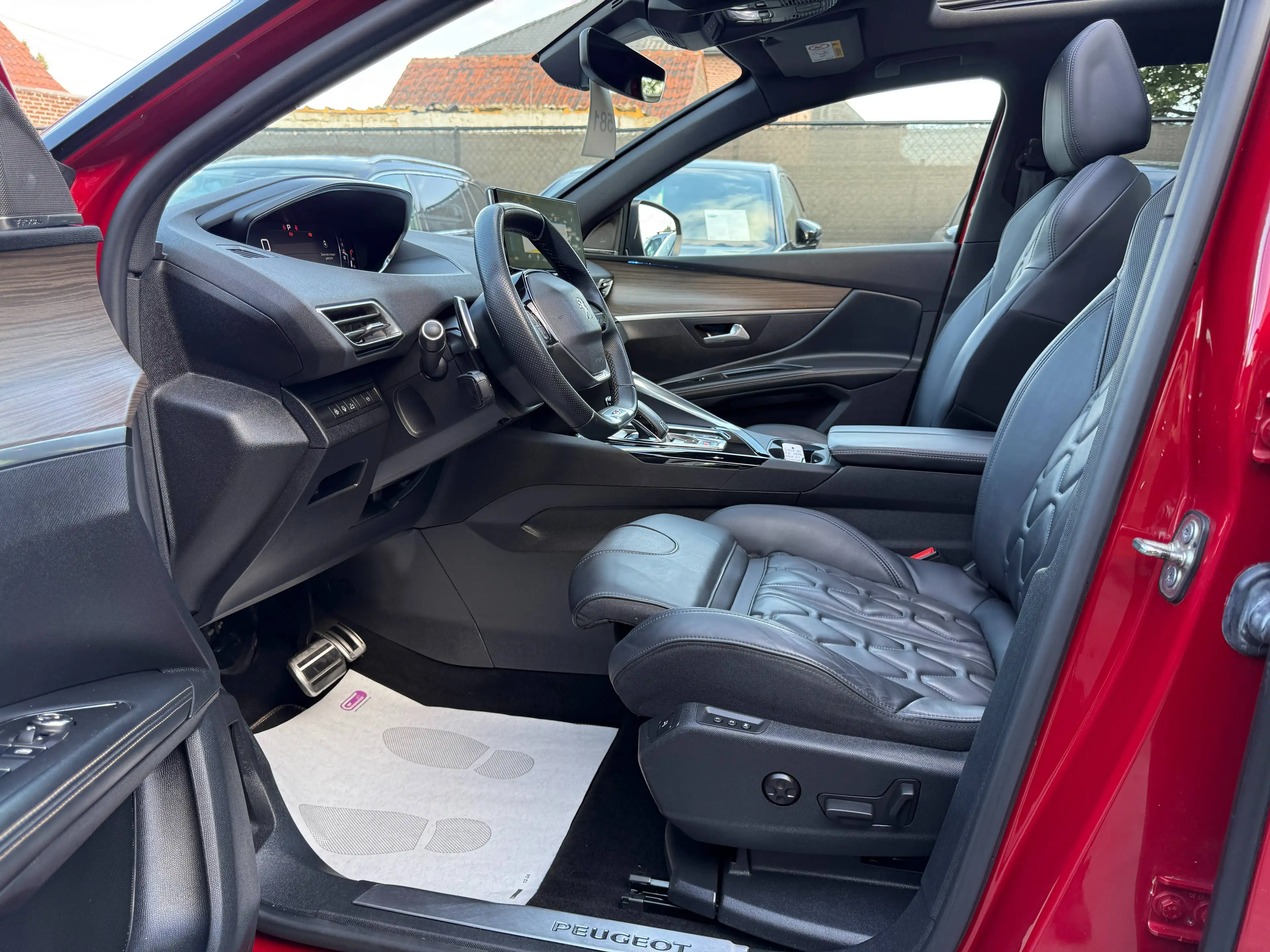 Peugeot 5008 1.6 i 180PK GT AUTOMAAT 7 ZIT NAVI LEDER OPENDAK FOCAL CAMERA CARPLAY LED — photo 14