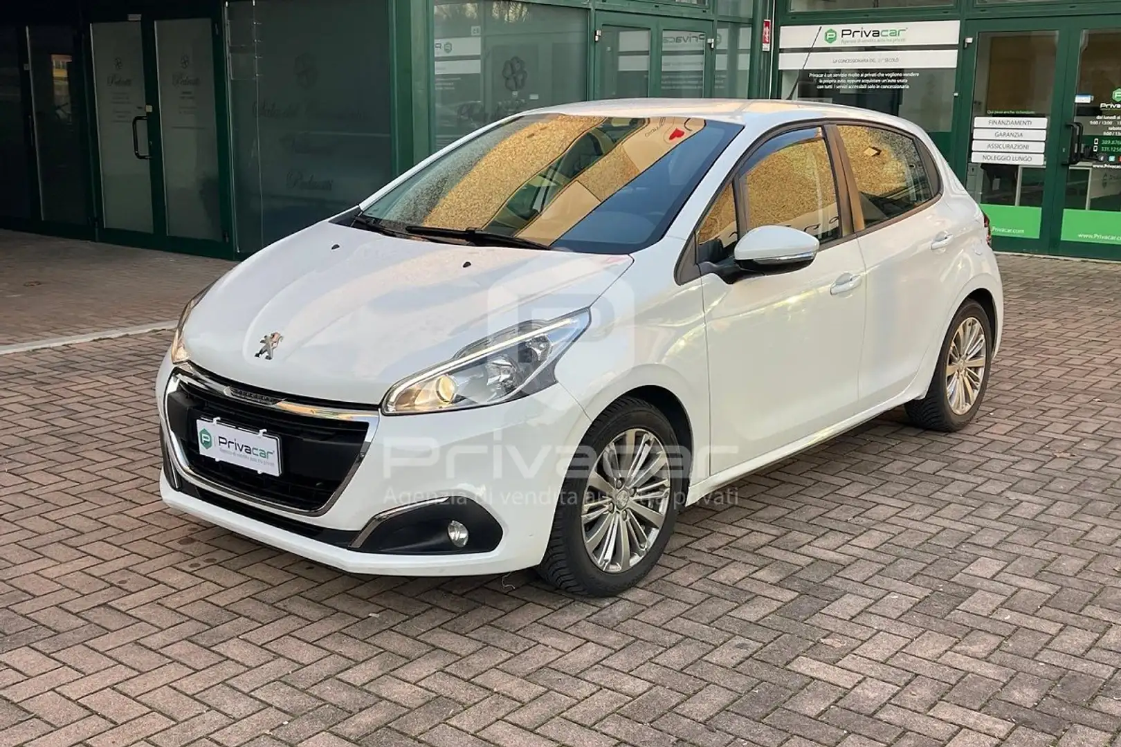 Peugeot 208 PureTech 82 5 porte Allure Weiß - 1