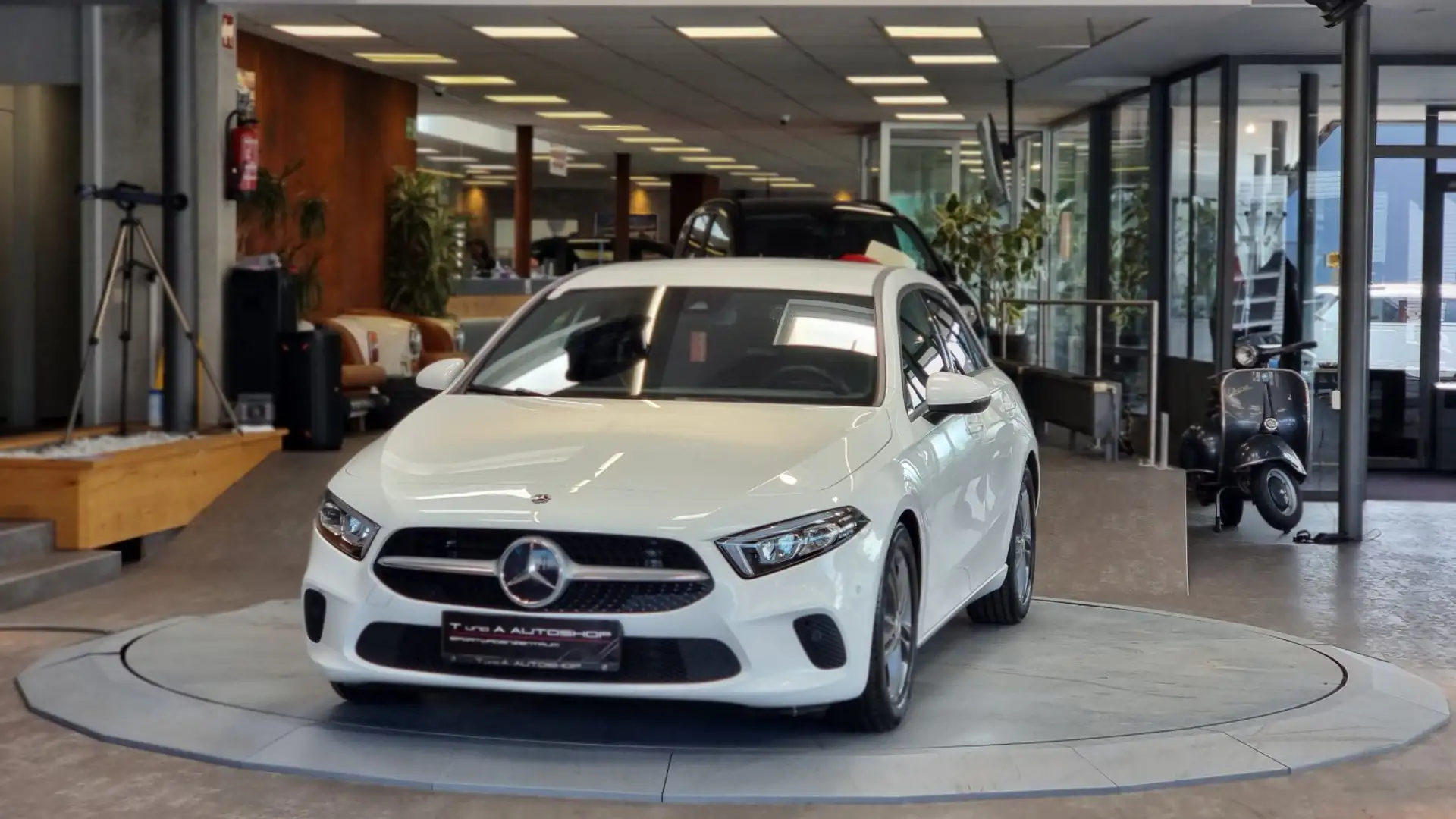 Mercedes-Benz A 160 1-Hand *Kamera*Navi*LED*PDC* Weiß - 2