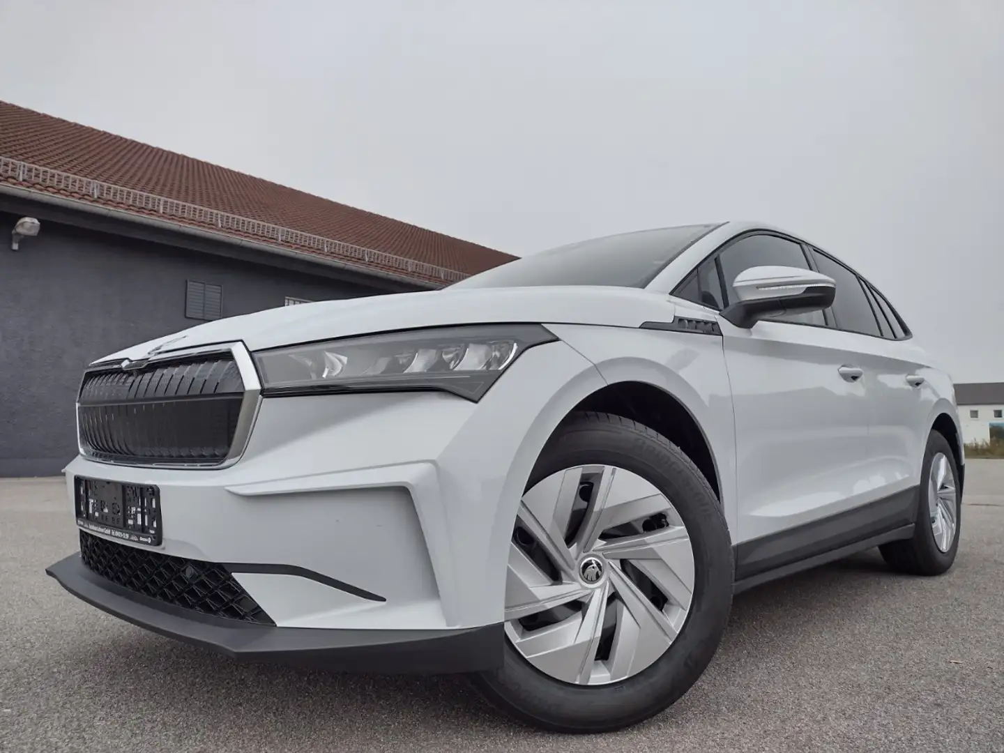 Skoda Enyaq iV 50 NAVI+LED+5J-GARANTIE+KESSY+LADEGERÄT+SunSet Weiß - 2